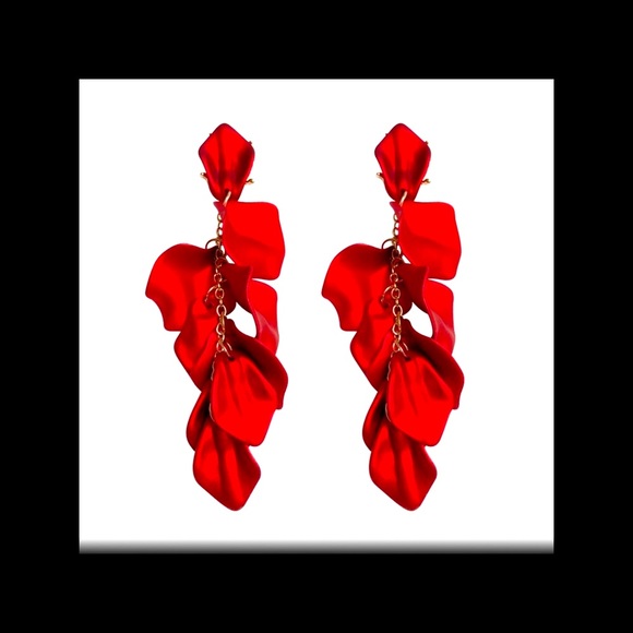 Sexy! Red Metal Petal Tassel Drop Earrings! - Picture 3 of 3